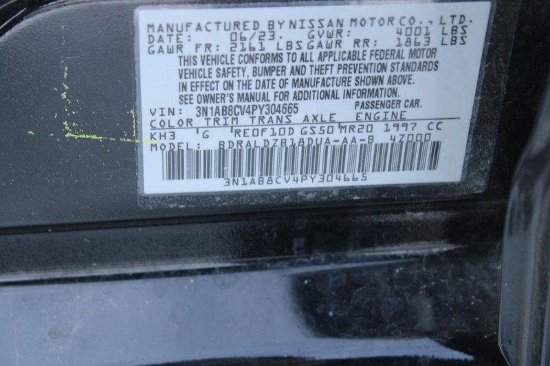 Nissan Sentra Vehicle Image 17