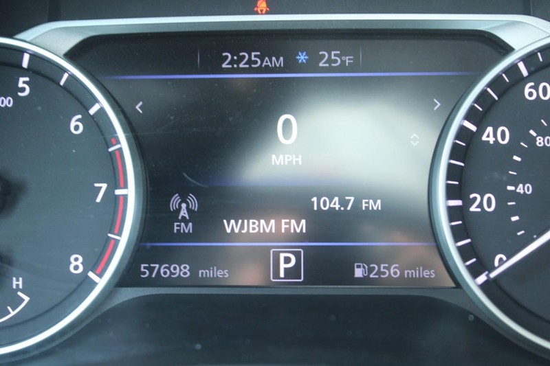 Nissan Sentra Vehicle Image 19