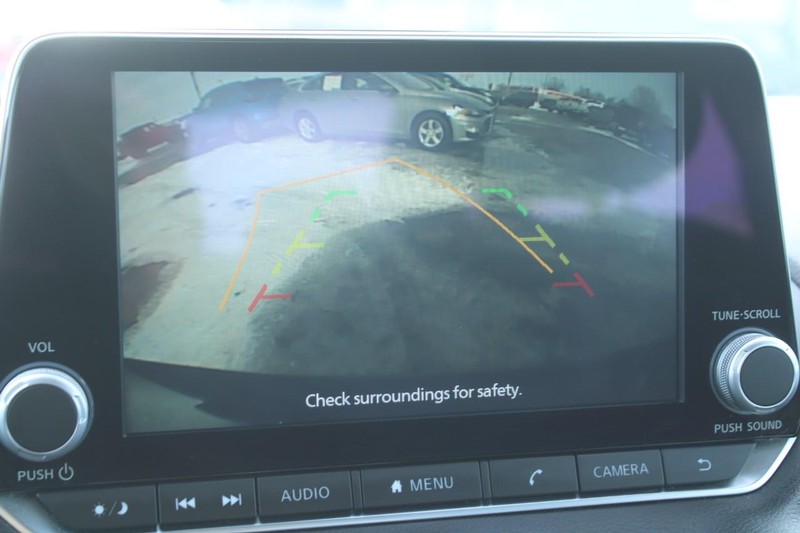 Nissan Sentra Vehicle Image 20