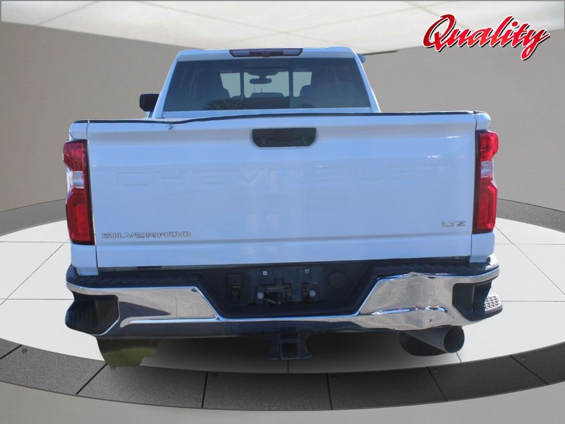 Chevrolet Silverado 3500HD Vehicle Full-screen Gallery Image 04