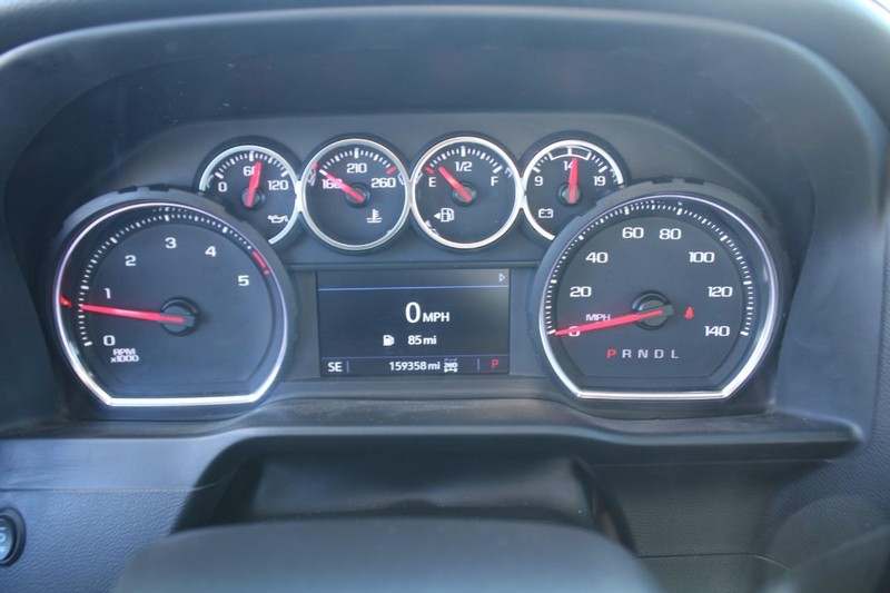 Chevrolet Silverado 3500HD Vehicle Full-screen Gallery Image 18