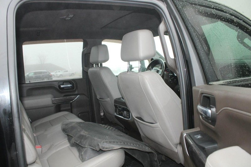 Chevrolet Silverado 3500HD Vehicle Image 12