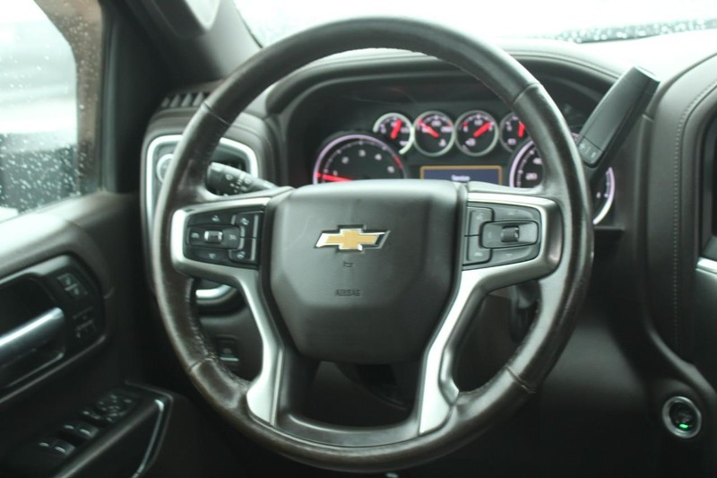 Chevrolet Silverado 3500HD Vehicle Image 14