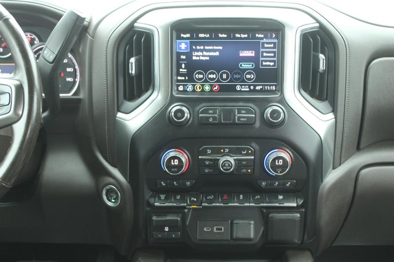 Chevrolet Silverado 3500HD Vehicle Image 15