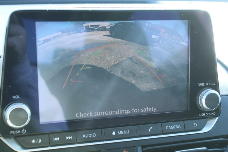 Nissan Altima Vehicle Image 20