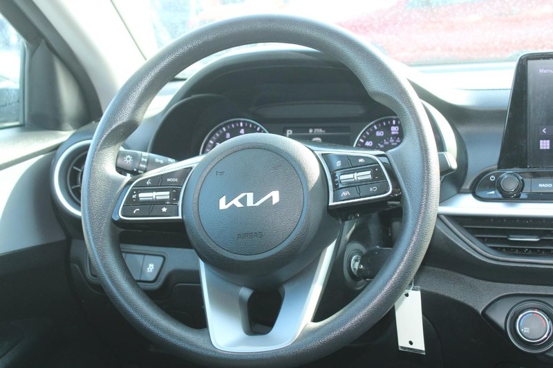 Kia Forte Vehicle Image 14