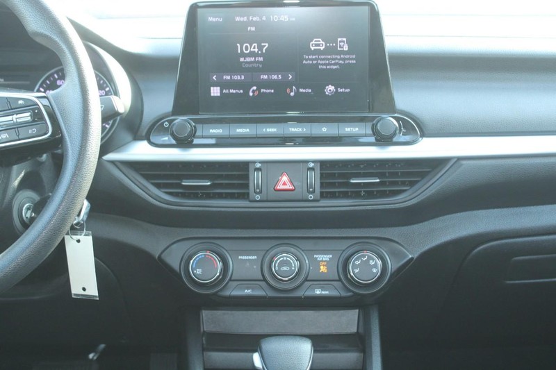 Kia Forte Vehicle Image 15