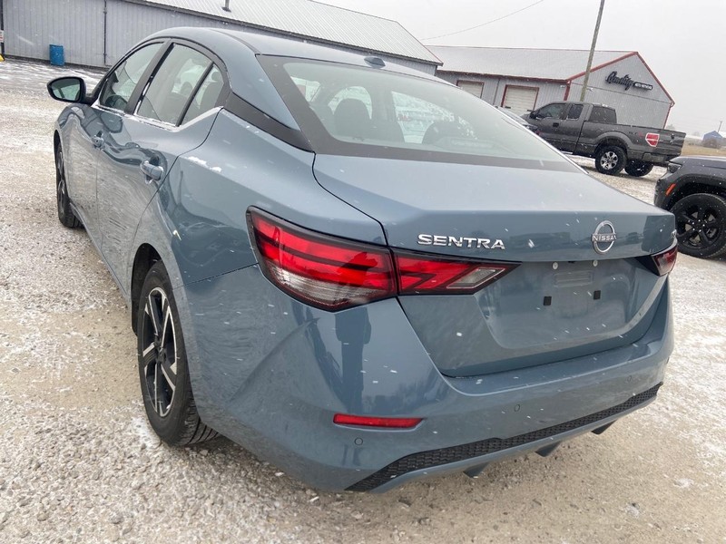 Nissan Sentra Vehicle Image 04