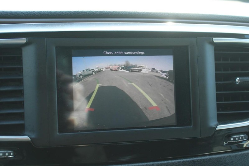 Chrysler Pacifica Vehicle Full-screen Gallery Image 20