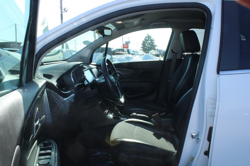Buick Encore Vehicle Full-screen Gallery Image 08