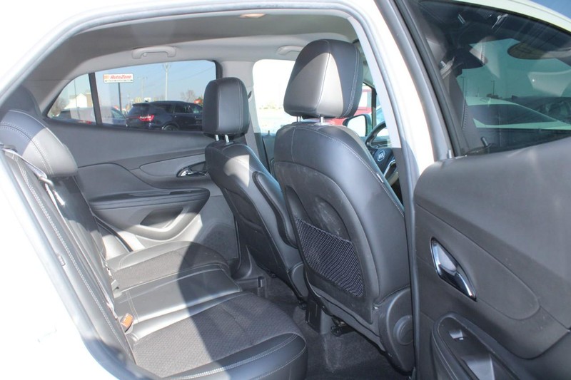 Buick Encore Vehicle Full-screen Gallery Image 12