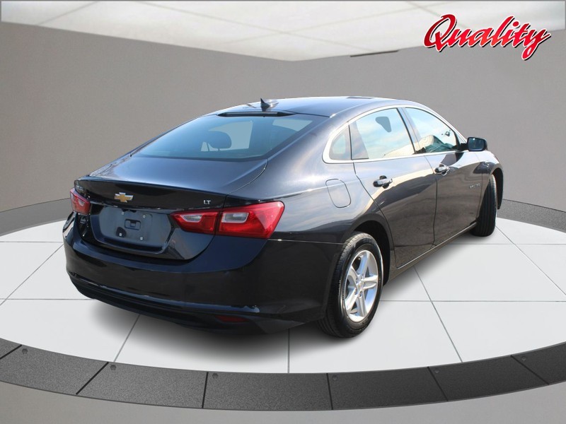 Chevrolet Malibu Vehicle Full-screen Gallery Image 03