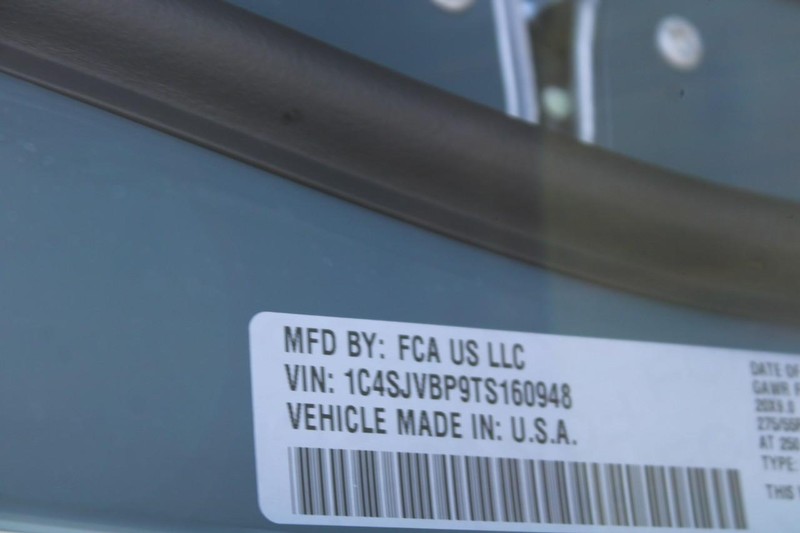 Jeep Grand Wagoneer Vehicle Image 08