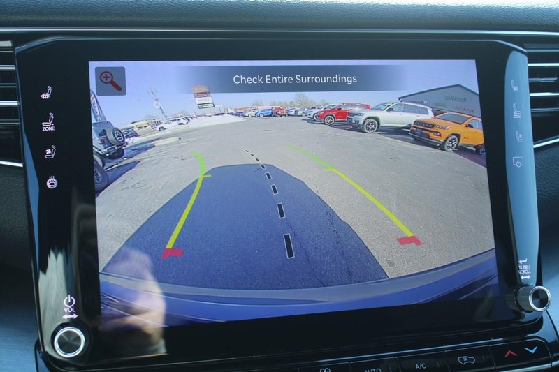 Jeep Grand Wagoneer Vehicle Image 10