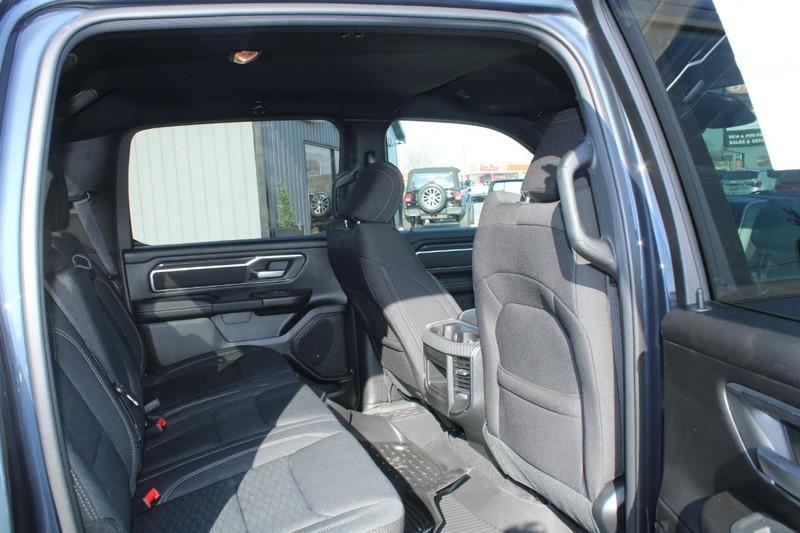 Ram 1500 Vehicle Image 04