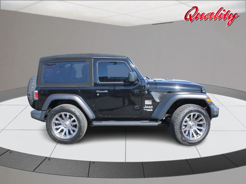 Jeep Wrangler Vehicle Image 02