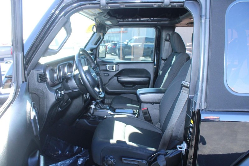 Jeep Wrangler Vehicle Image 08