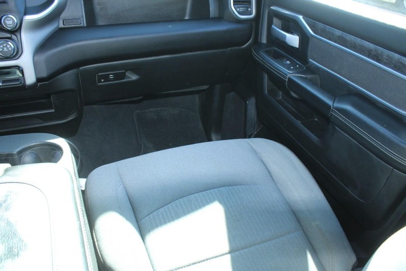 Ram 3500 Vehicle Image 16