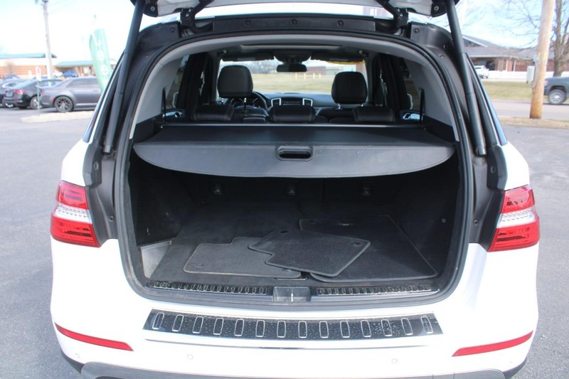 Mercedes-Benz M-Class Vehicle Image 06