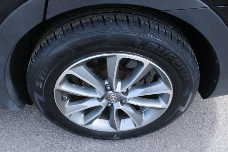 Hyundai Santa Fe XL Vehicle Image 07