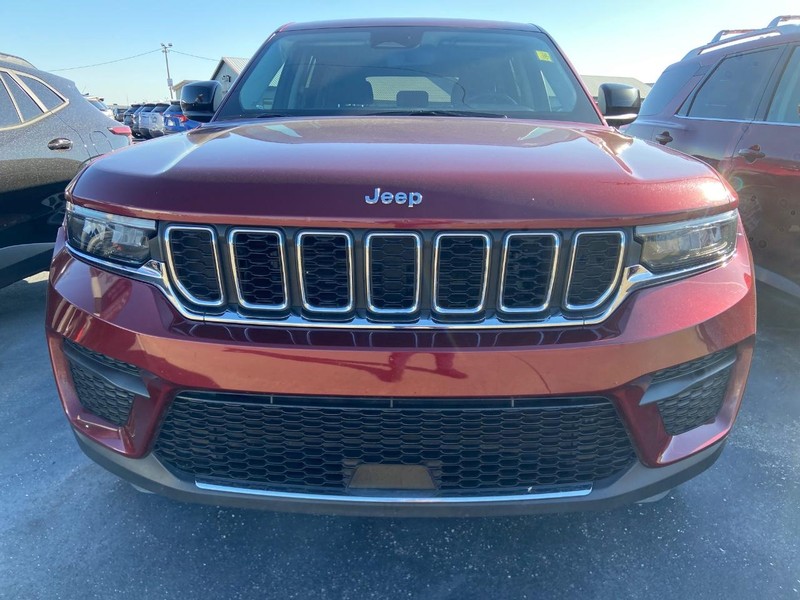 Jeep Grand Cherokee L Vehicle Image 02