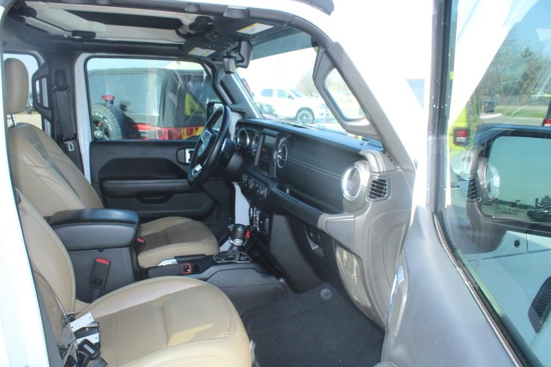 Jeep Wrangler Unlimited Vehicle Image 11