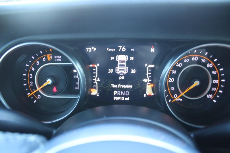 Jeep Wrangler Unlimited Vehicle Image 18