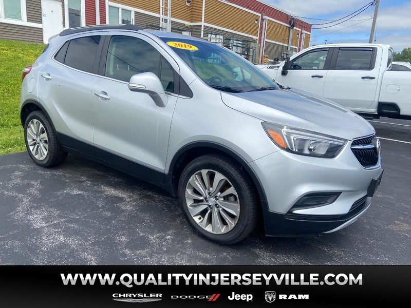 Buick Encore Vehicle Full-screen Gallery Image 01