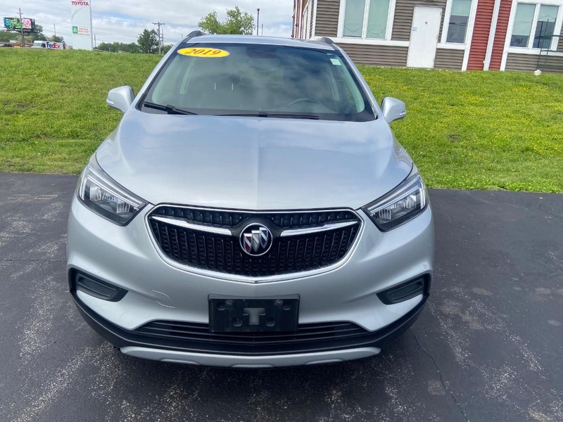 Buick Encore Vehicle Full-screen Gallery Image 02