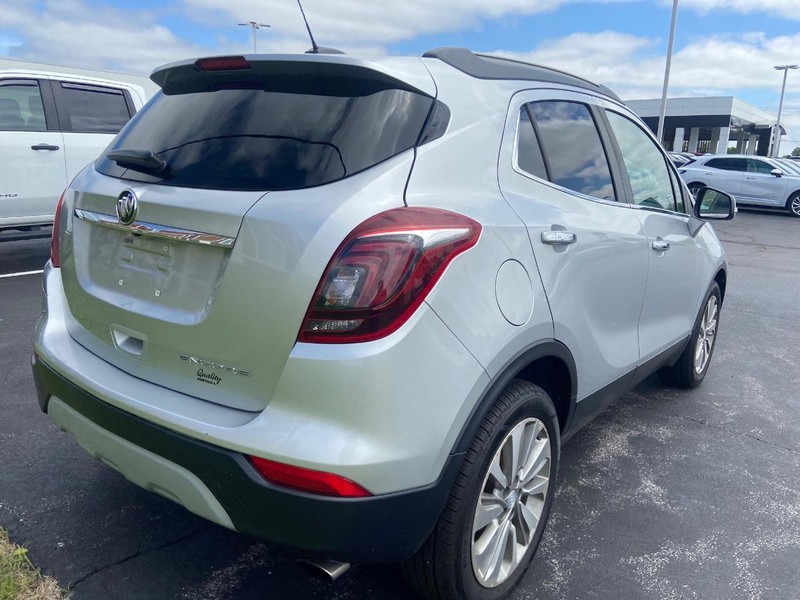 Buick Encore Vehicle Full-screen Gallery Image 05