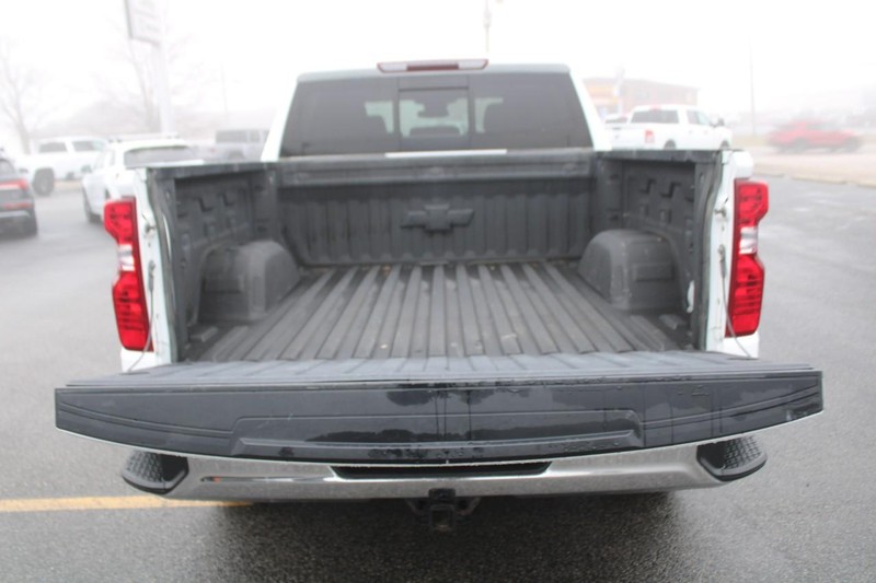 Chevrolet Silverado 1500 Vehicle Full-screen Gallery Image 06