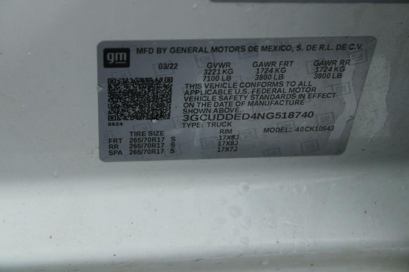 Chevrolet Silverado 1500 Vehicle Full-screen Gallery Image 17