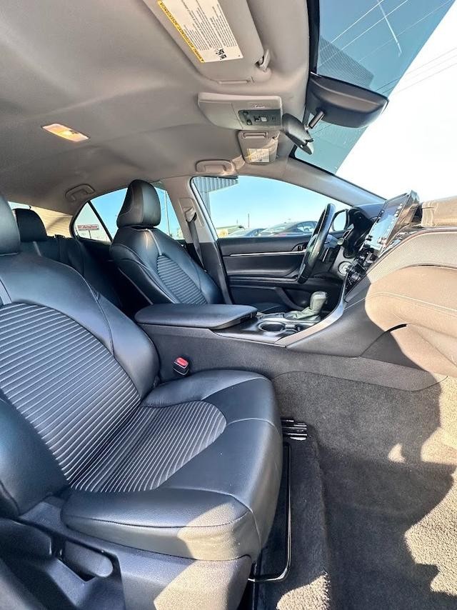 Toyota Camry Vehicle Image 09