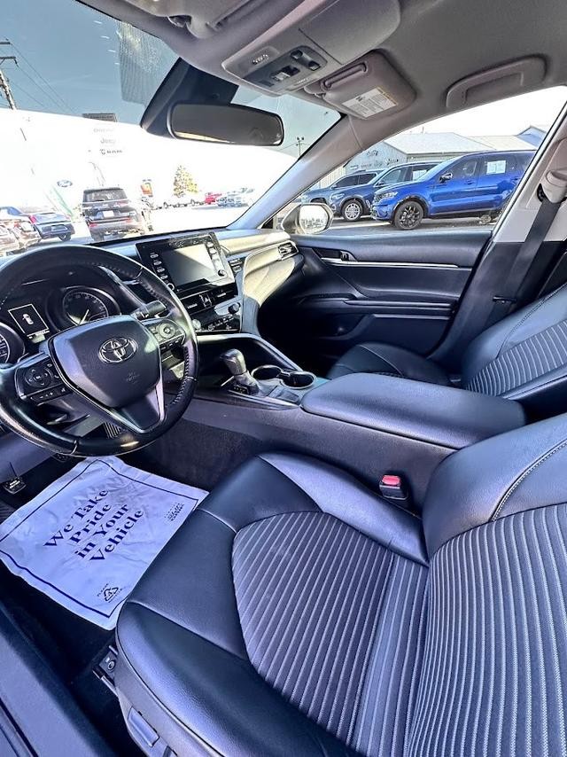 Toyota Camry Vehicle Image 10