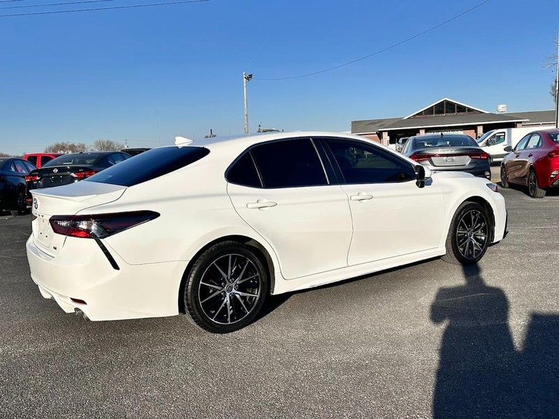 Toyota Camry Vehicle Image 06