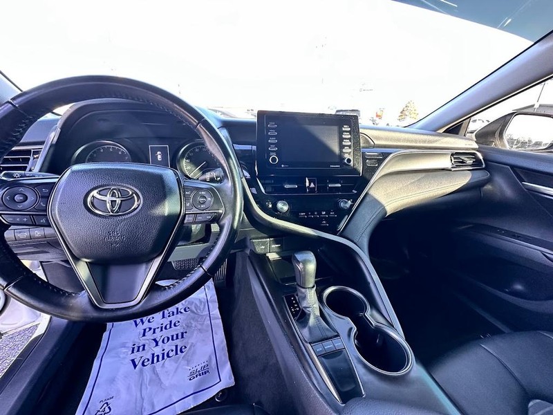 Toyota Camry Vehicle Image 11