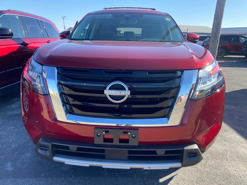 Nissan Pathfinder Vehicle Image 02