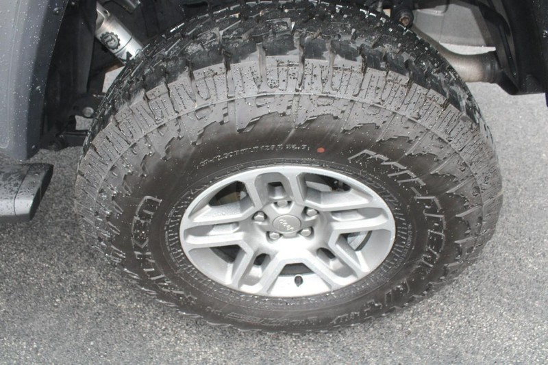 Jeep Gladiator Vehicle Image 07