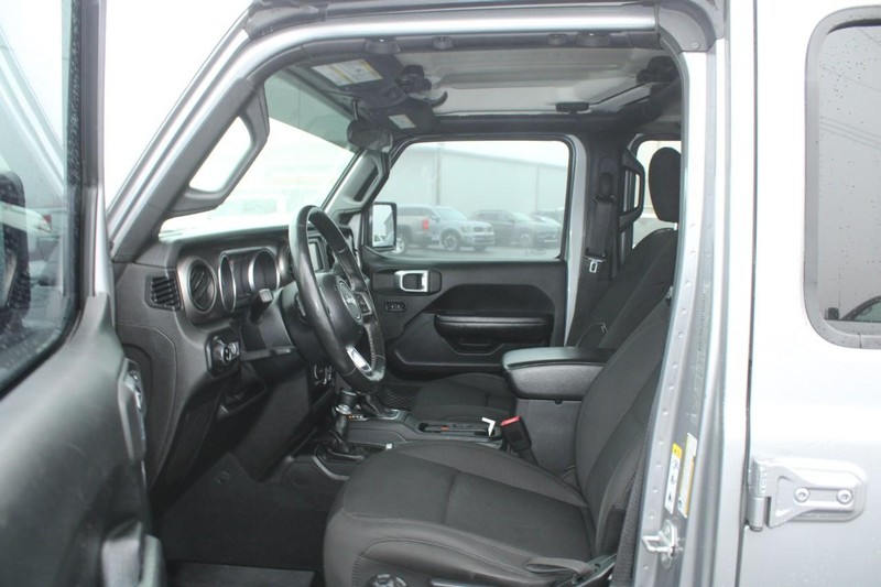 Jeep Gladiator Vehicle Image 08