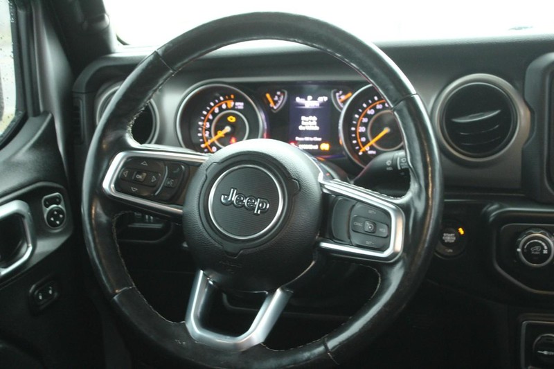 Jeep Gladiator Vehicle Image 14