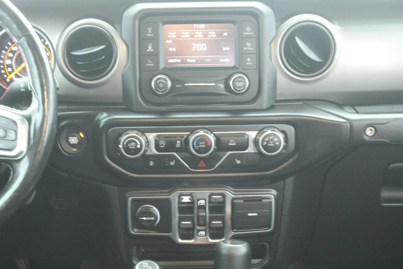 Jeep Gladiator Vehicle Image 15