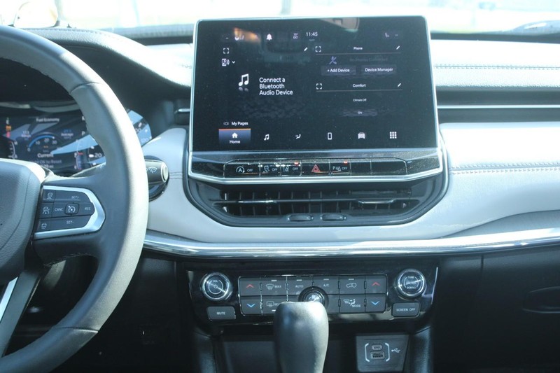 Jeep Compass Vehicle Image 15