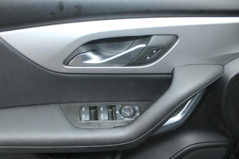 Chevrolet Blazer Vehicle Full-screen Gallery Image 09