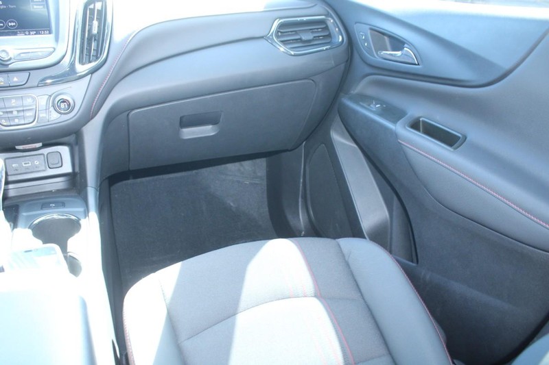 Chevrolet Equinox Vehicle Full-screen Gallery Image 16