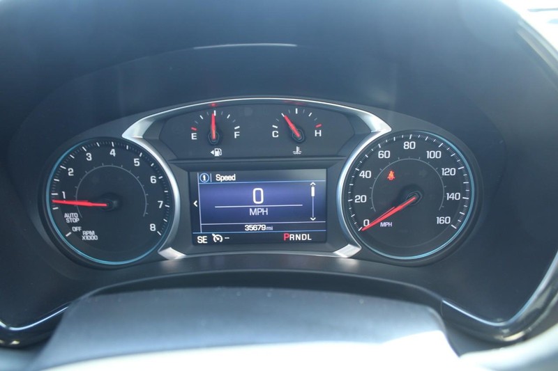 Chevrolet Equinox Vehicle Full-screen Gallery Image 18