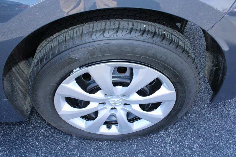 Toyota Corolla Vehicle Image 06