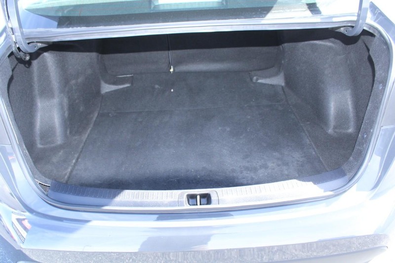 Toyota Corolla Vehicle Image 09