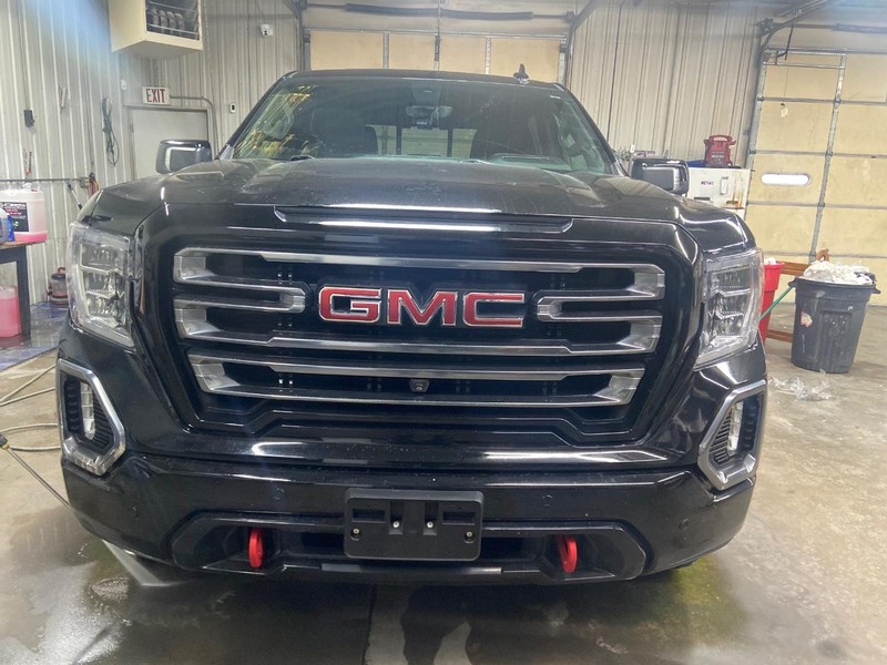 GMC Sierra 1500 Vehicle Image 02