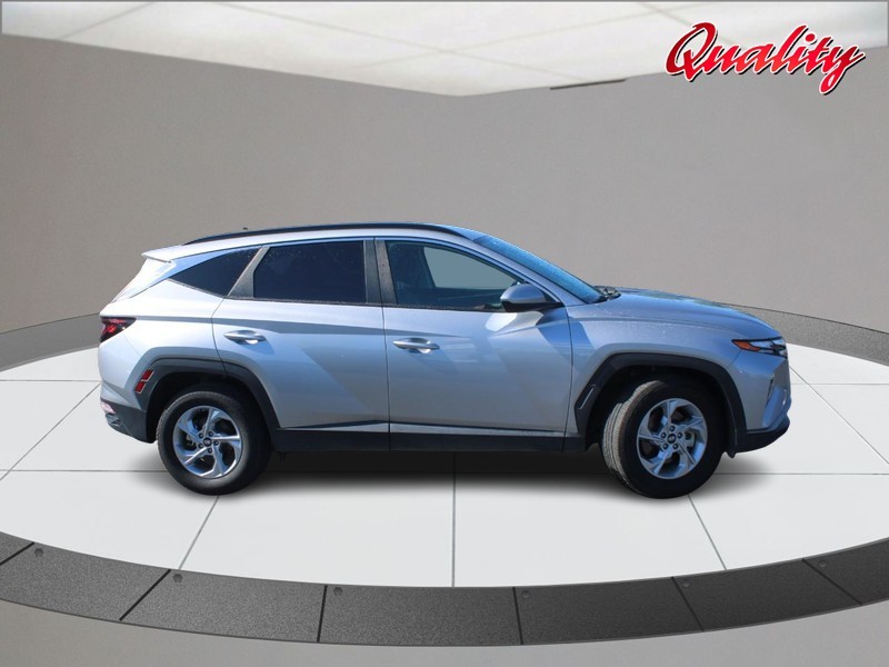 Hyundai Tucson Vehicle Image 02
