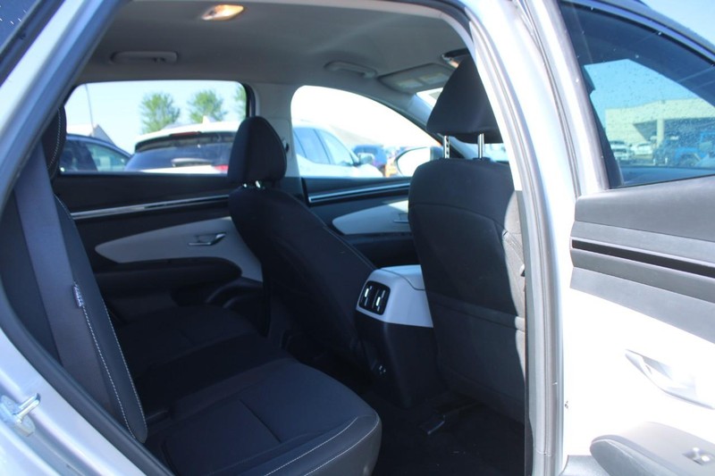Hyundai Tucson Vehicle Image 12